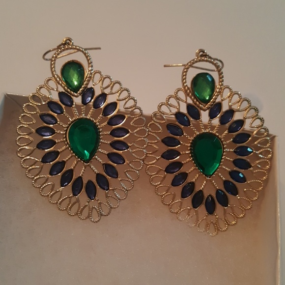 Gold Filigree Earrings - Picture 4 of 4